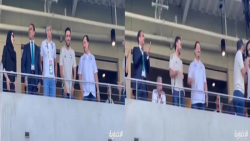 فرحة وزير الرياضة وياسر المسحل بتقدم الأخضر على هايتي.. فيديو