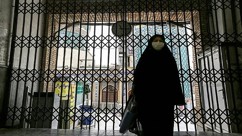 إيران.. اقتراح بإجبار الناس على الصلاة أسوة بـ "طالبان"!