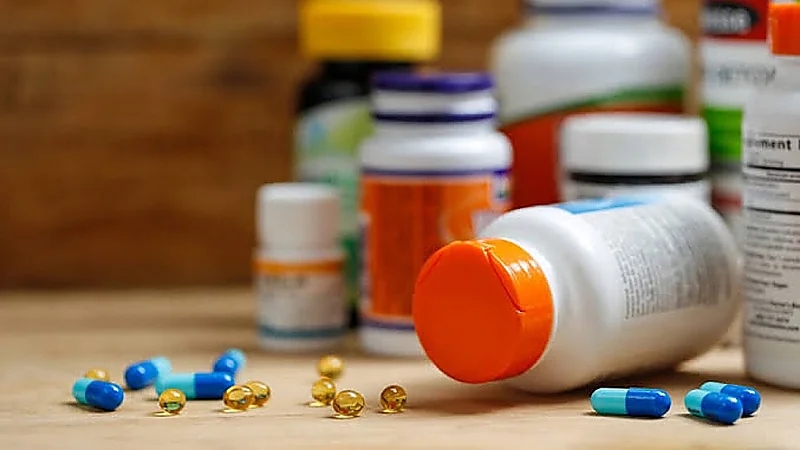 خبيرة تغذية: الإفراط في تناول الفيتامينات يمكن أن يؤدي إلى تكوّن الحصى في الكلى