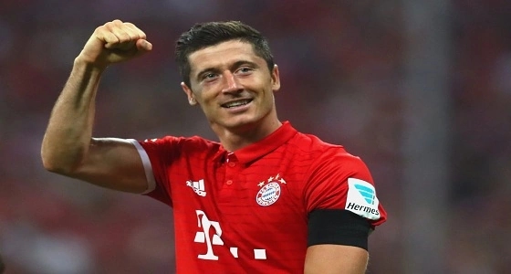 " ليفاندوفسكي " أفضل هداف أجنبي في تاريخ البايرن
