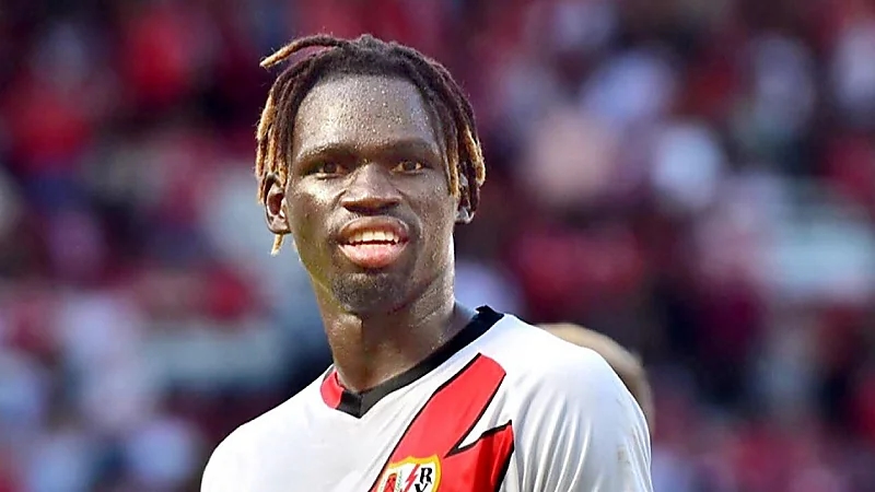 الشباب يسعى لضم سيس