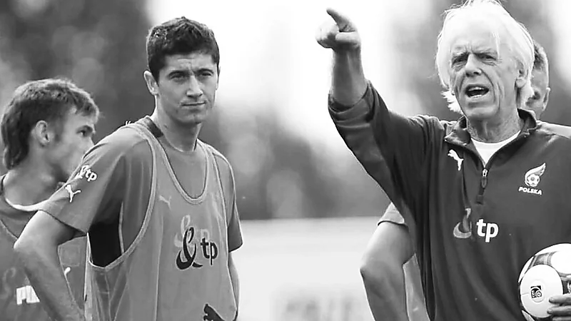 وفاة مدرب ريال مدريد والمنتخب الوطني السابق