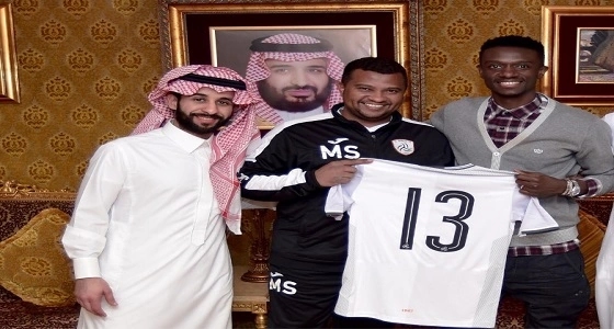 بالصور.. الشباب يعلن التعاقد مع حسن معاذ