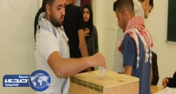 الفلسطينيون يصوتون على انتخابات المجالس المحلية بالضفة المحتلة وضواحي القدس