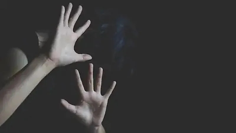 مطالبات بالقبض على شاب يخطف ويبتز الفتيات في سوريا