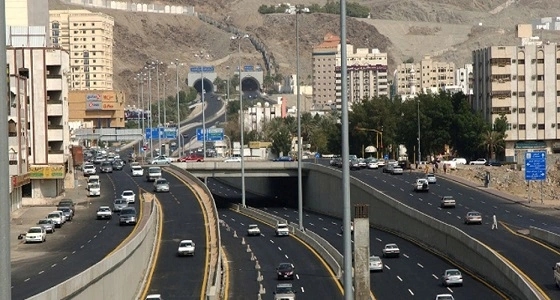 التحقيق في واقعة تحطم مركبات إثر تفتيت صخور بالديناميت بمكة