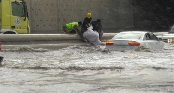 " مدني جدة " يعلن أرقام التواصل مع لجان تعويضات الأمطار