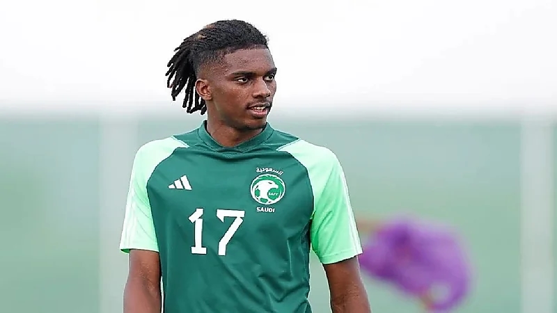 الهلال يقترب من ضم عبدالكريم دارسي قبل نهاية عقده مع الأهلي