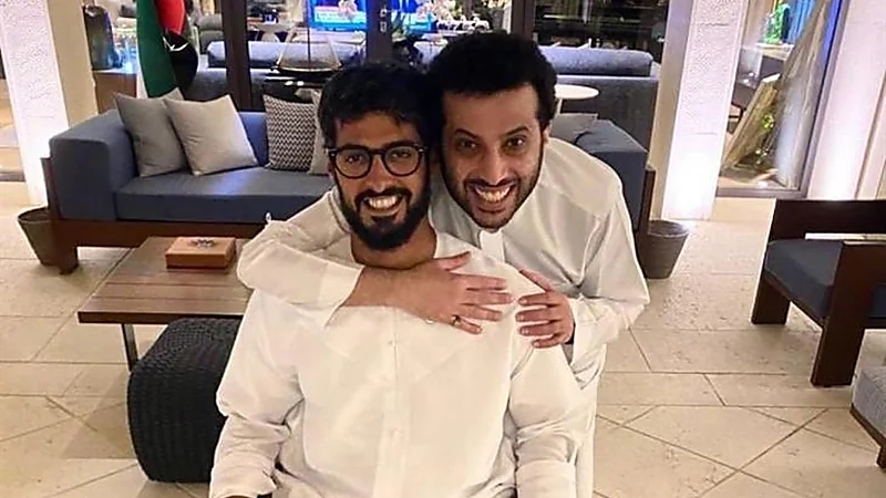 تركي آل الشيخ يظهر في مشهد أخوي معبر مع زايد بن حمدان