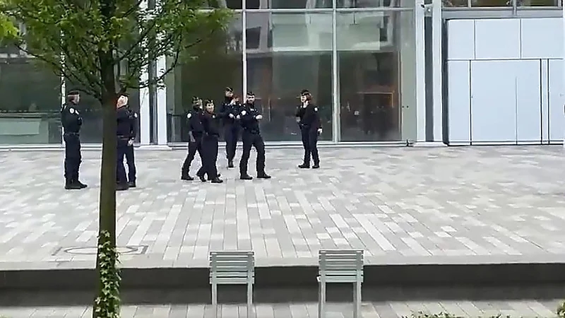 إخلاء مبنى محكمة في باريس بعد تهديد بوجود قنبلة