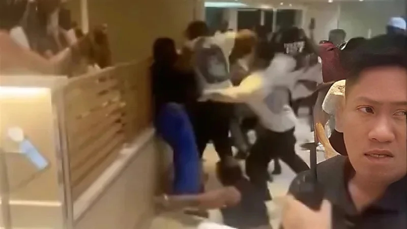 شجار عنيف على متن سفينة سياحية بسبب وجبة دجاج.. فيديو