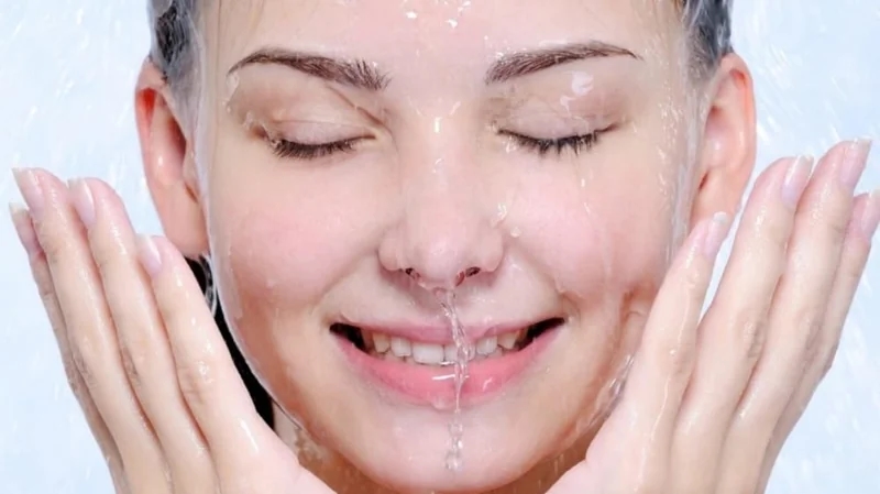 خطوات الحصول على بشرة مشرقة ونظيفة