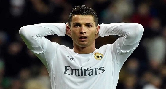 رونالدو يستلم رسالة من ممثل بريطاني وضعته في موقف محرج