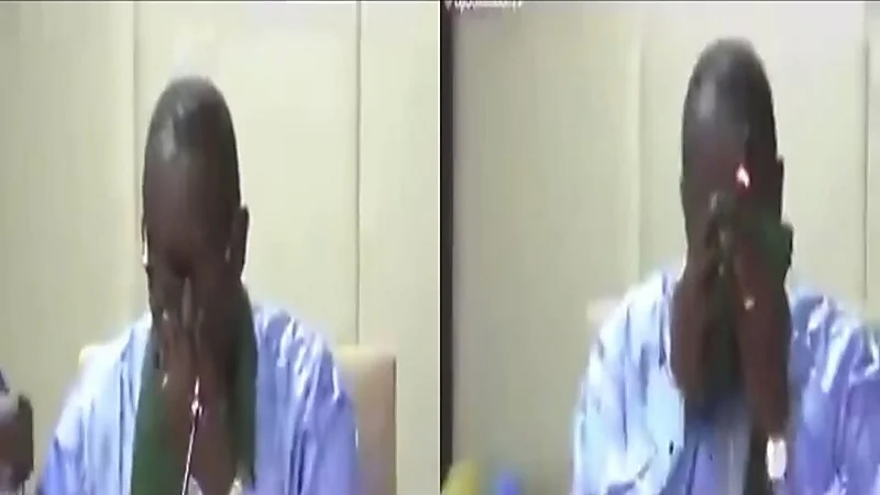 وزير مالية النيجر يبكي بحرقة بعد الانقلاب العسكري.. فيديو