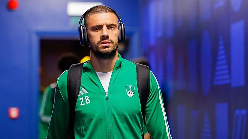 ديميرال يستمر مع الأهلي