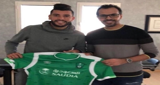 " محمد بن عمر " ينضم للأهلي رسميًا