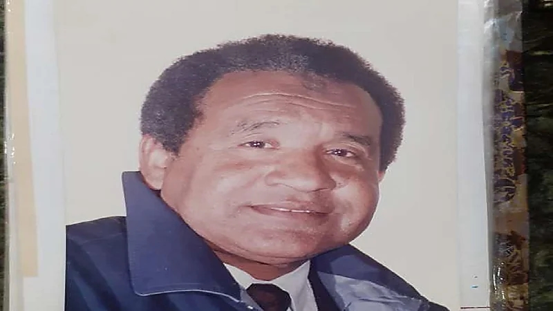 الموت يغيب الفنان محب كاسر