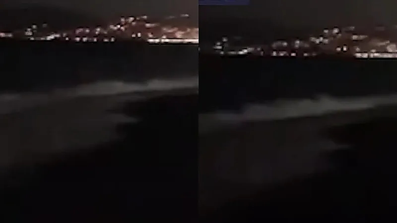 مؤذن في غزة يجهش بالبكاء أثناء رفعه آذان الفجر .. فيديو