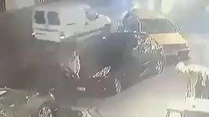 بالفيديو.. رجل يطلق الأعيرة النارية على مقهى