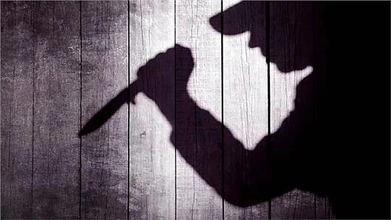 رجل يقتل سيدة مسنة طعنًا طمعًا في سرقتها لشراء المخدارات