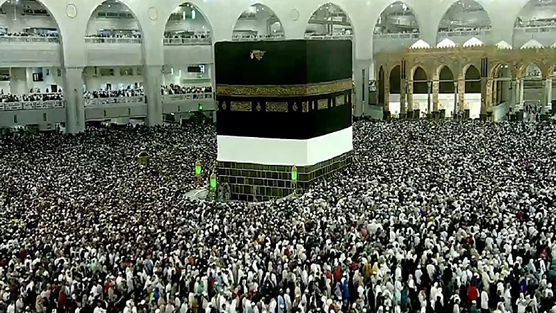 منظر مهيب لامتلاء صحن المطاف بالحجاج.. فيديو