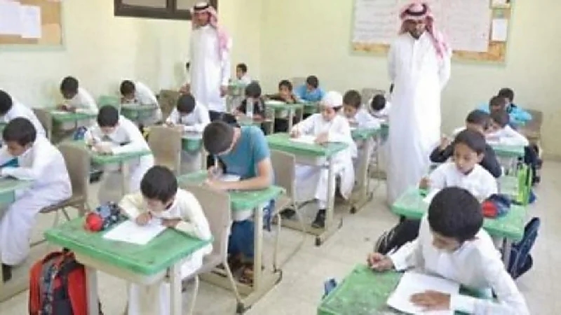 اخضاع معلمي المدارس الحكومية لنظامي العمل والتأمينات