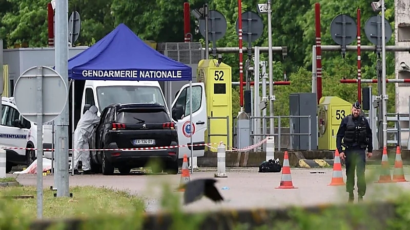 سجين يلجأ لحيلة غريبة للهروب من السجن