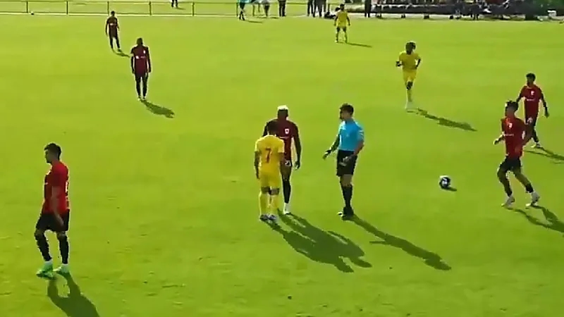 اشتباك بين لاعبي القادسية والريان القطري .. فيديو