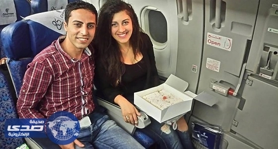 بالصور.. شاب يخدع خطيبته ويقدم لها هدية عيد ميلادها بطريقة غير متوقعة