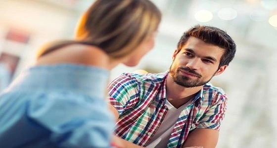 5 أفكار يطرحها الرجل حين يرى امرأة بدون ماكياج