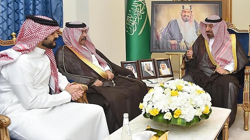 أمير نجران يسلّم متبرعًا بكليته وسام الملك عبدالعزيز من الدرجة الثالثة