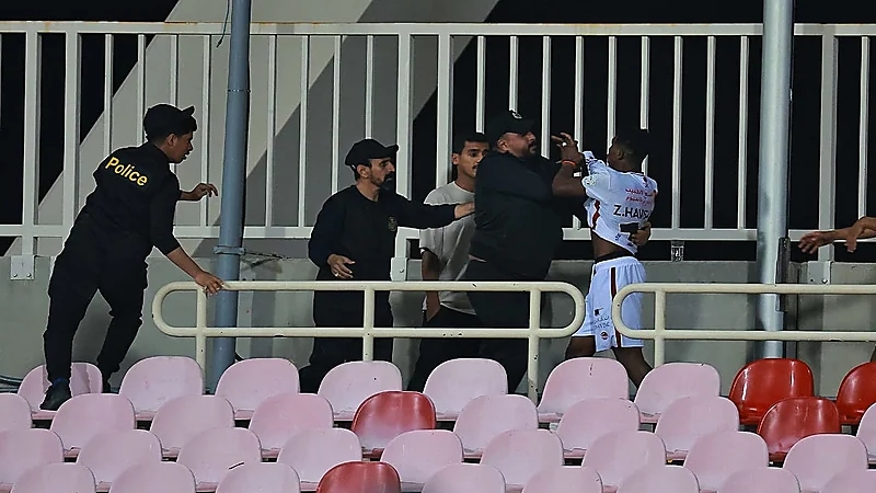 إيقاف زكريا هوساوي مباراتين وتغريمه 100 ألف ريال