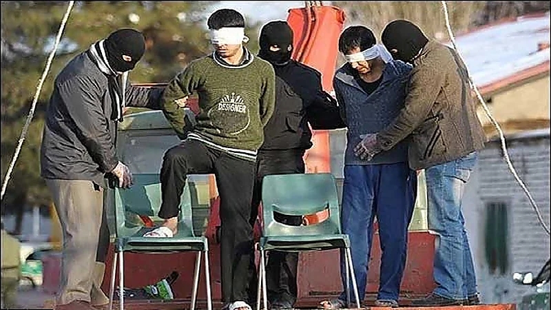 إيران تعدم 45 شخصًا في شهر واحد