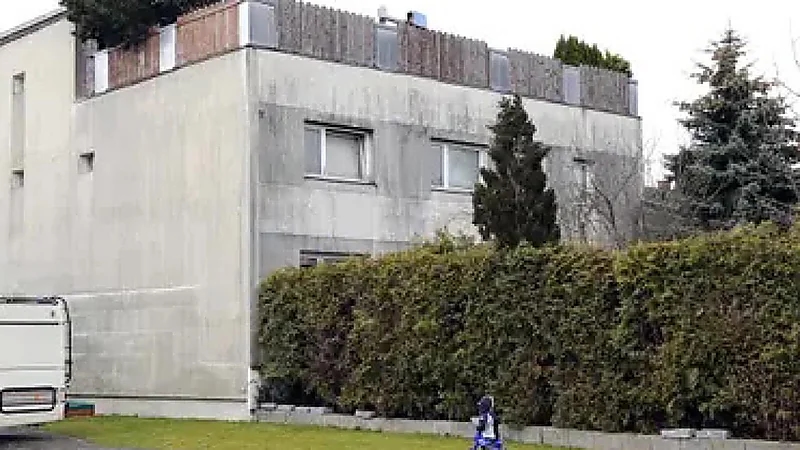 رجل يسجن ابنته 24 عامًا في قبو بيته ويغتصبها