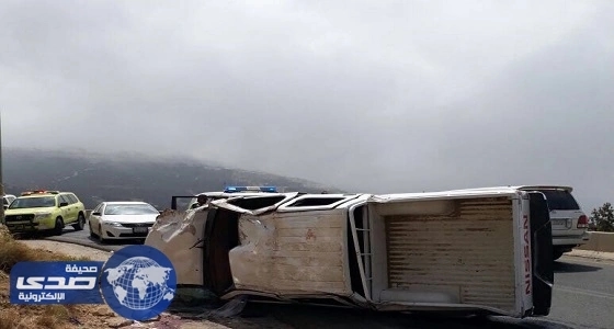 بالصور.. مصرع وإصابة 4 أشخاص في حادث إنقلاب مركبة بالباحة