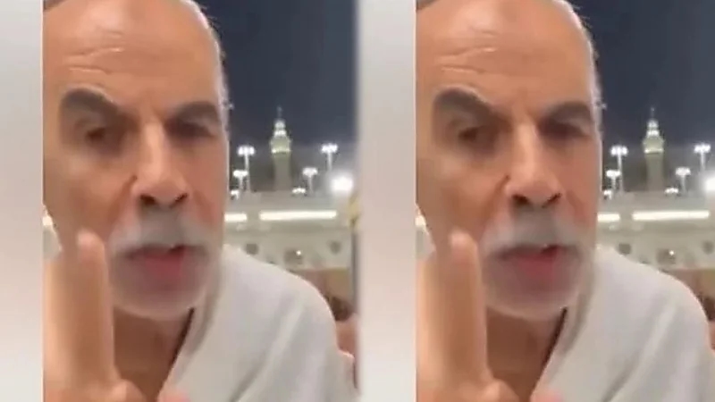 مسن يشكو شقيقه بكلمات مؤثرة من أمام الكعبة بعد استيلائه على منزله .. فيديو