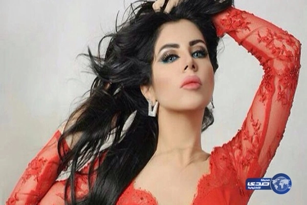 بالفيديو.. خطوبة حليمة بولاند على الهواء