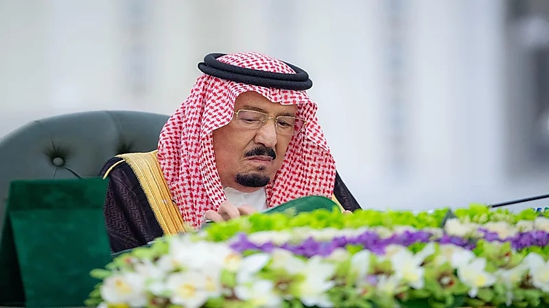 خادم الحرمين الشريفين يرأس جلسة مجلس الوزراء.. فيديو