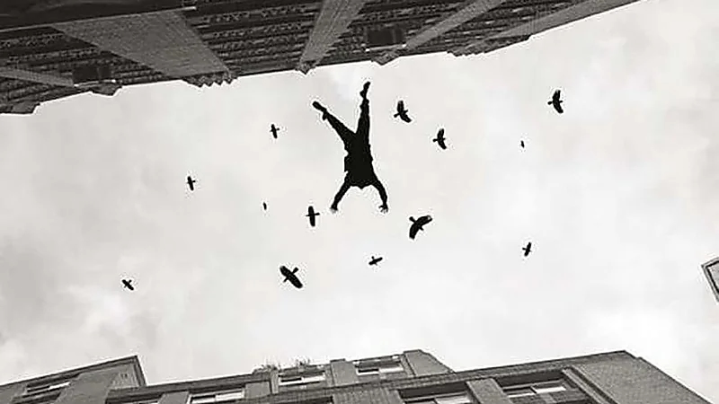 مراهقة مصرية تلقي بنفسها من الطابق الرابع بسبب والدها