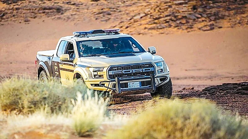 القبض على 8 مقيمين مخالفين لنظام البيئة