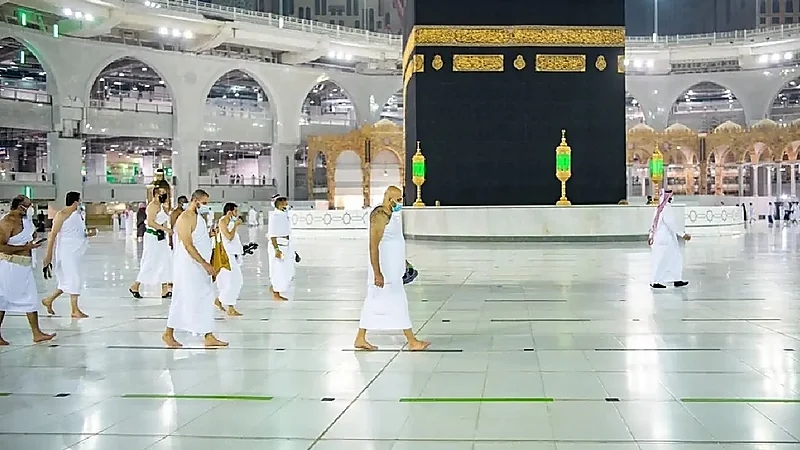 " الحج " تعاقب عدد من شركات العمرة بغرامة 50 ألف ريال