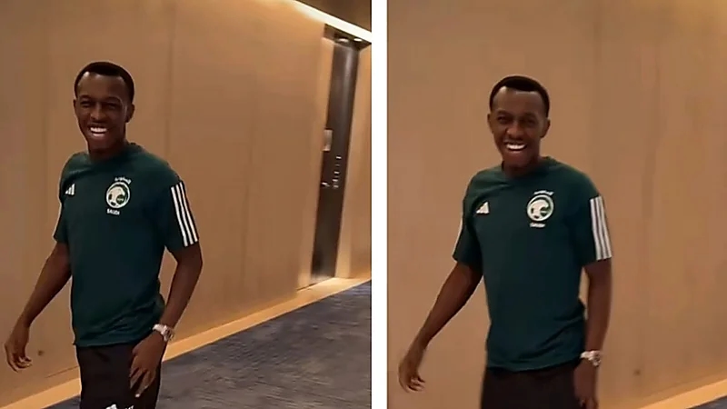 وصلة ضحك هستيري لـ سعود عبدالحميد في معسكر الأخضر .. فيديو