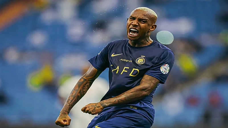 مسؤولون: هدف تاليسكا صحيح وهندرسون يستحق الطرد