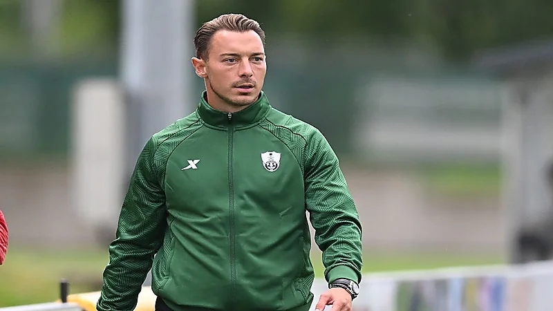 مدرب الأهلي يقرر تأجيل الاستقرار على ظهير أيسر