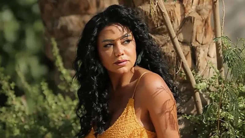 رانيا يوسف تفتتح مدرسة لتعليم الرقص الشرقي