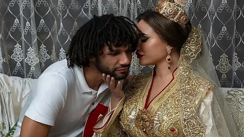 الصور الأولى لزواج محمد النني من البلوغر المغربية حنان