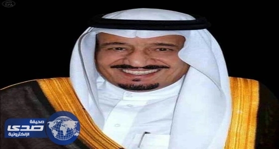 بالفيديو .. خادم الحرمين يكرم " شاعر الوطن "