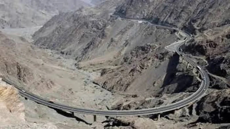 توضيح من نقل عسير بخصوص مدة مشروع عقبة شعار