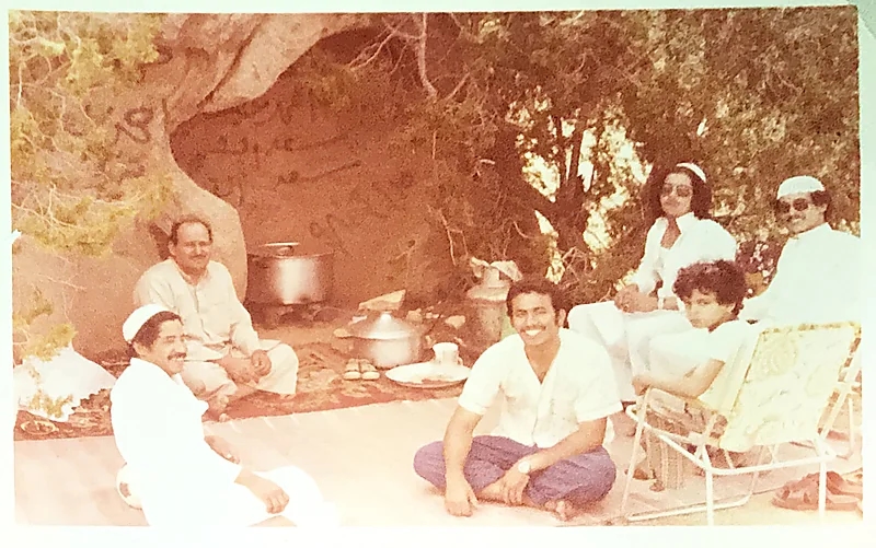 صورة لرحلة عائلية في الطائف قبل 44 عام