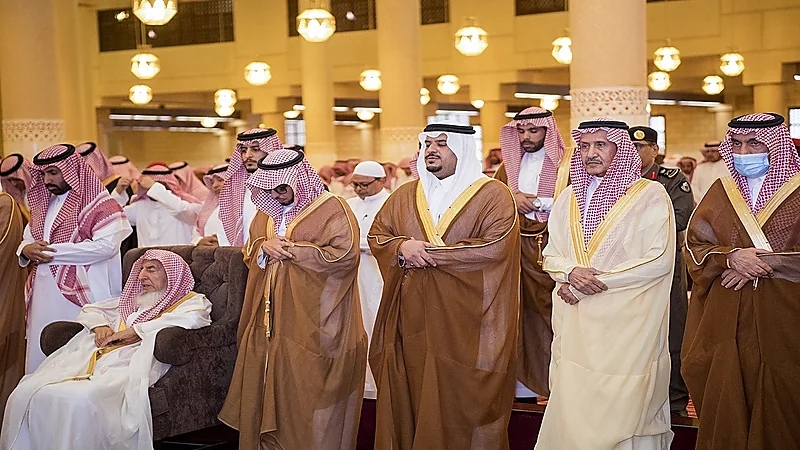 أداء صلاة الميت على الأمير تركي بن محمد بن سعود الكبير .. صور